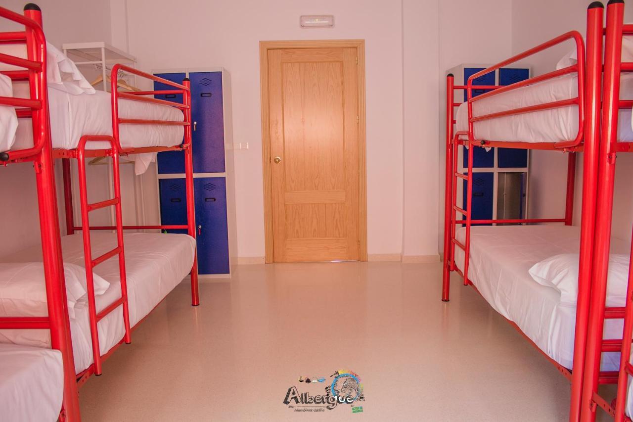 Albergue Multiaventura Active Andalucia อัลโมโดวาร์ เดล ริโอ ภายนอก รูปภาพ