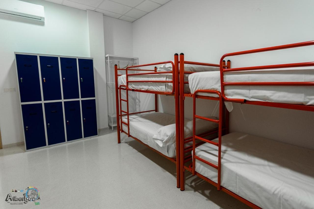 Albergue Multiaventura Active Andalucia อัลโมโดวาร์ เดล ริโอ ภายนอก รูปภาพ