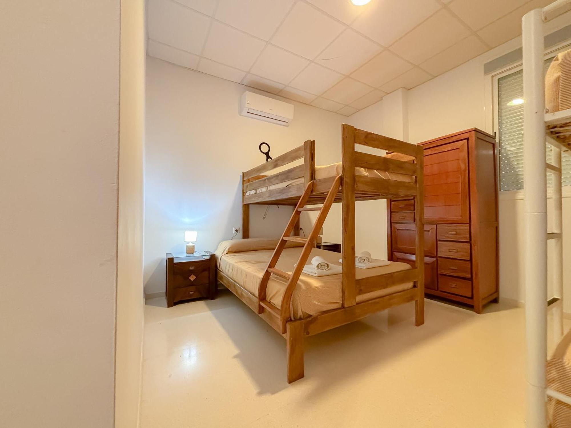 Albergue Multiaventura Active Andalucia อัลโมโดวาร์ เดล ริโอ ภายนอก รูปภาพ
