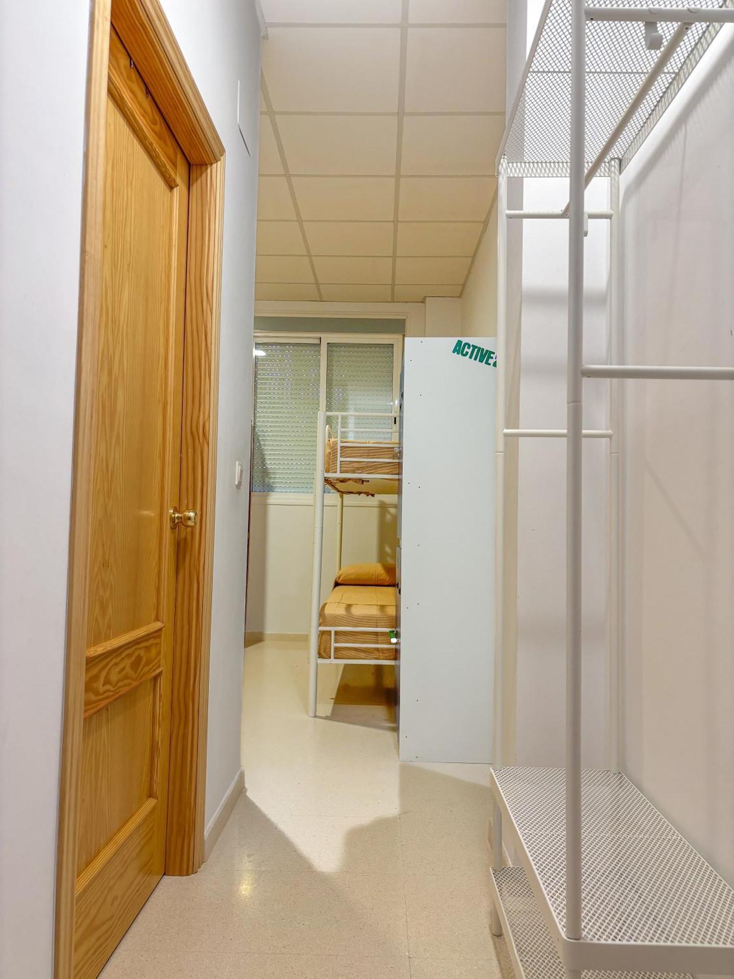 Albergue Multiaventura Active Andalucia อัลโมโดวาร์ เดล ริโอ ภายนอก รูปภาพ