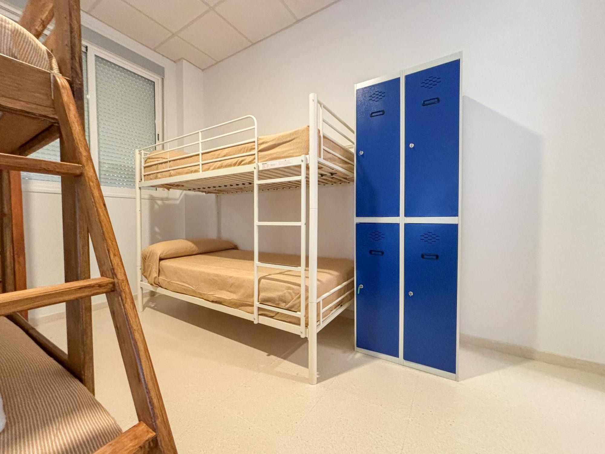 Albergue Multiaventura Active Andalucia อัลโมโดวาร์ เดล ริโอ ภายนอก รูปภาพ